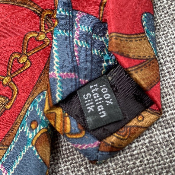 Equestrian Snaffle Bit Saddlebag Rein Red Tie 57 x 4” 100% Silk Italy - Picture 6 of 7